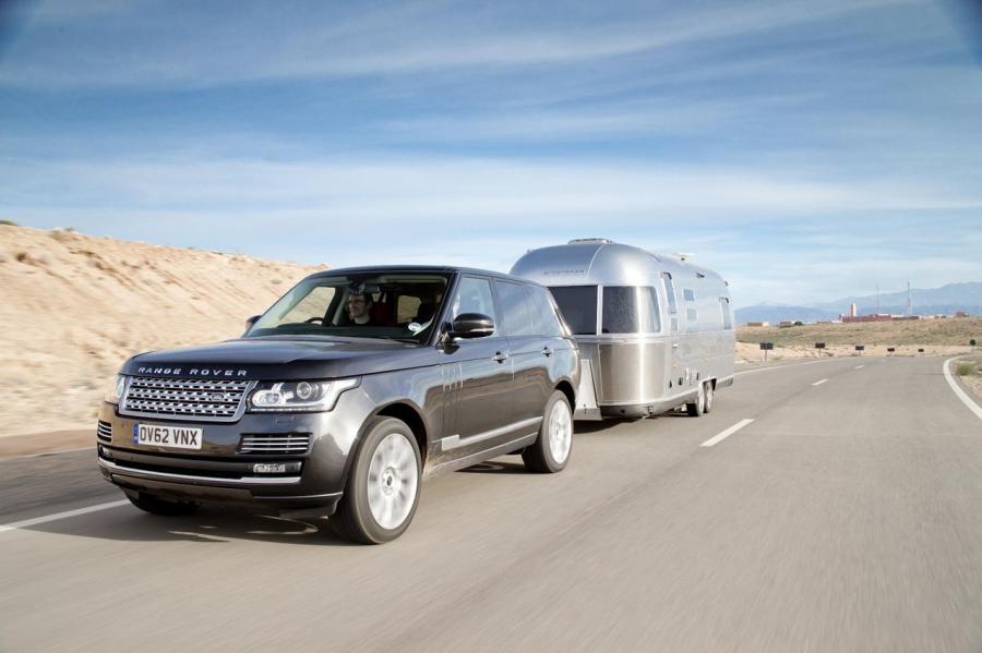 Land Rover Range Rover Towing Airstream '2013
